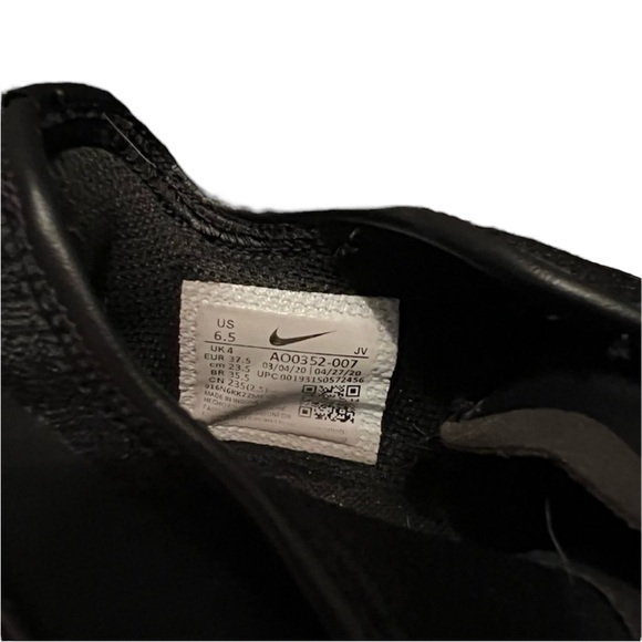 Air Max Motion 2 Black and White - Picture 6 of 7